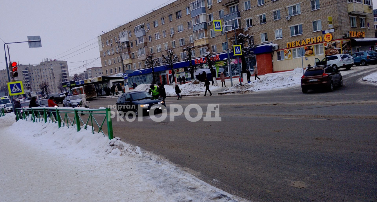 В Новочебоксарске у "Каблучка" сбит пешеход: увезли в больницу