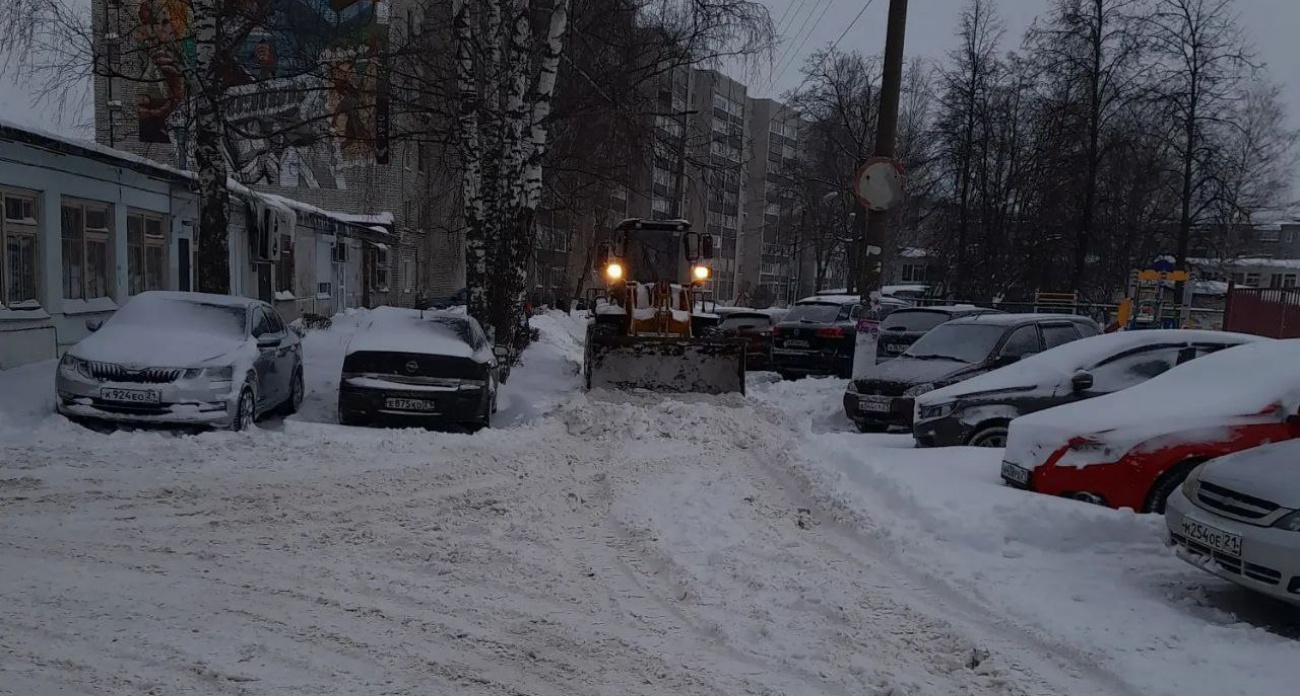  Утопающий в снегу Новочебоксарск чистят днем и ночью