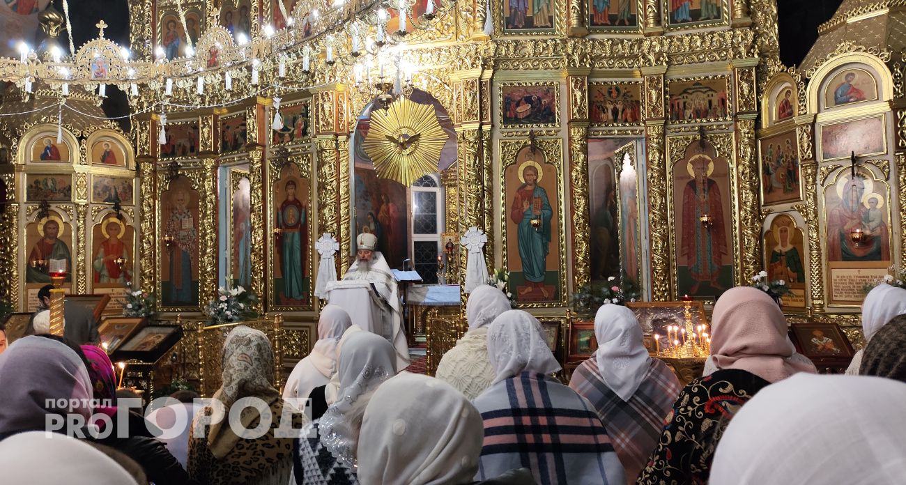 В Новочебоксарске отметили Рождество Христово: сотни горожан пришли на ночную службу