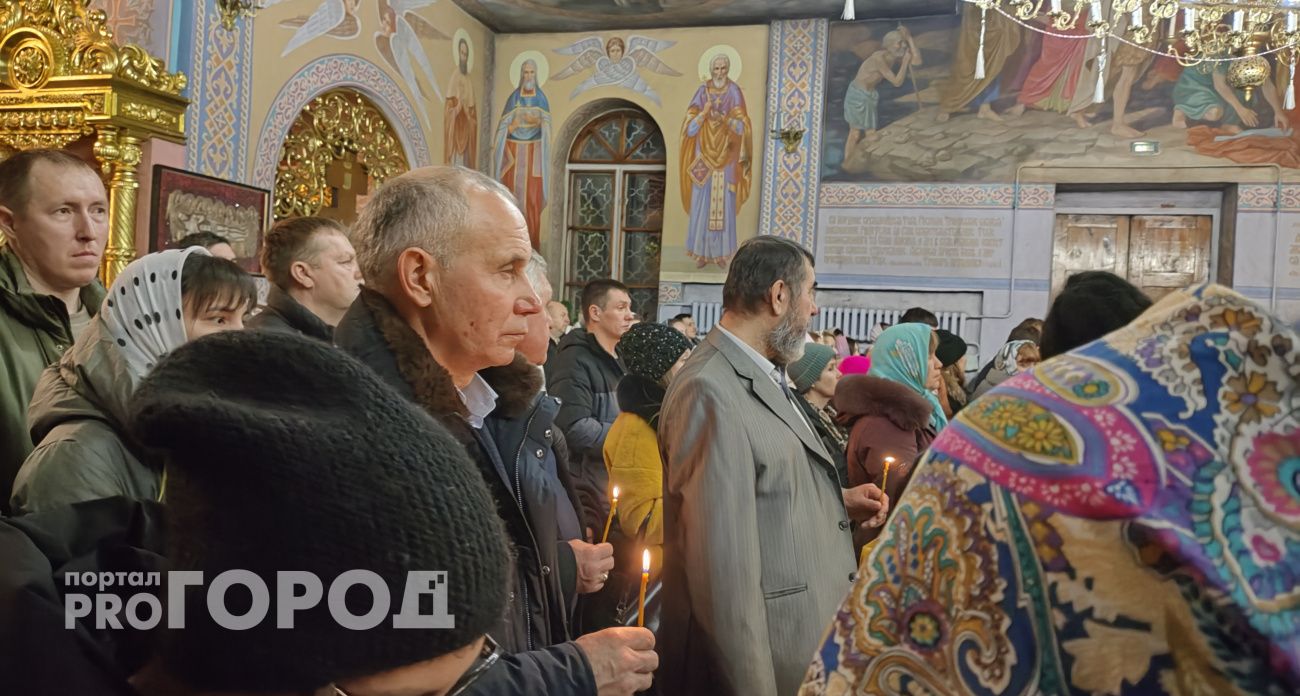 На ночной рождественской службе присутствовал глава Новочебоксарска