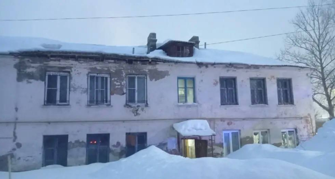 Крыша жилого дома частично рухнула в Новочебоксарске