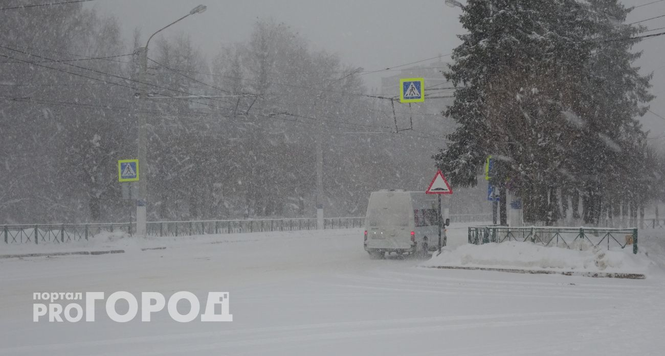 Из-за сильного снегопада в Чувашии закрыли движение на нескольких участках трасс