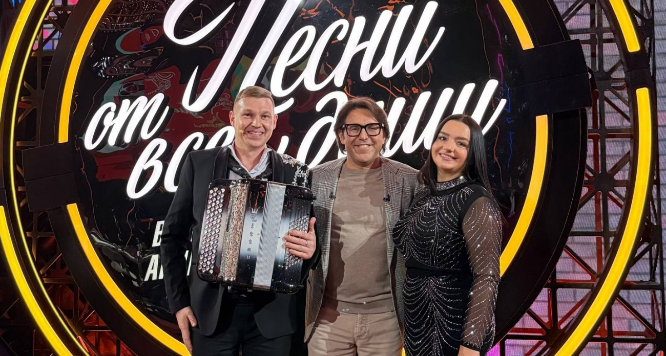 Семейная пара из Чебоксар спела в Песнях от всей души и сделала подарок Андрею Малахову