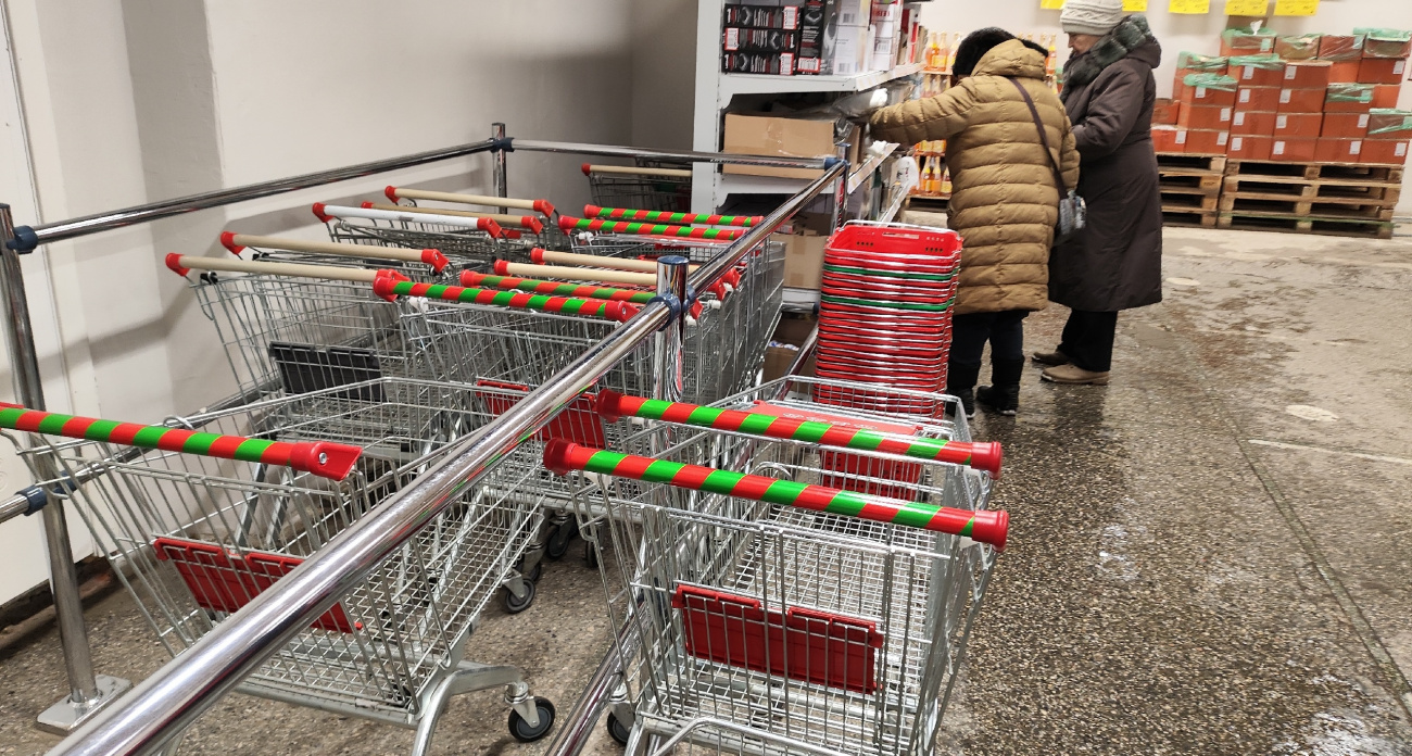 Мясо по 90 рублей и клубника за 200: девушка заглянула в Светофор и ахнула от цен