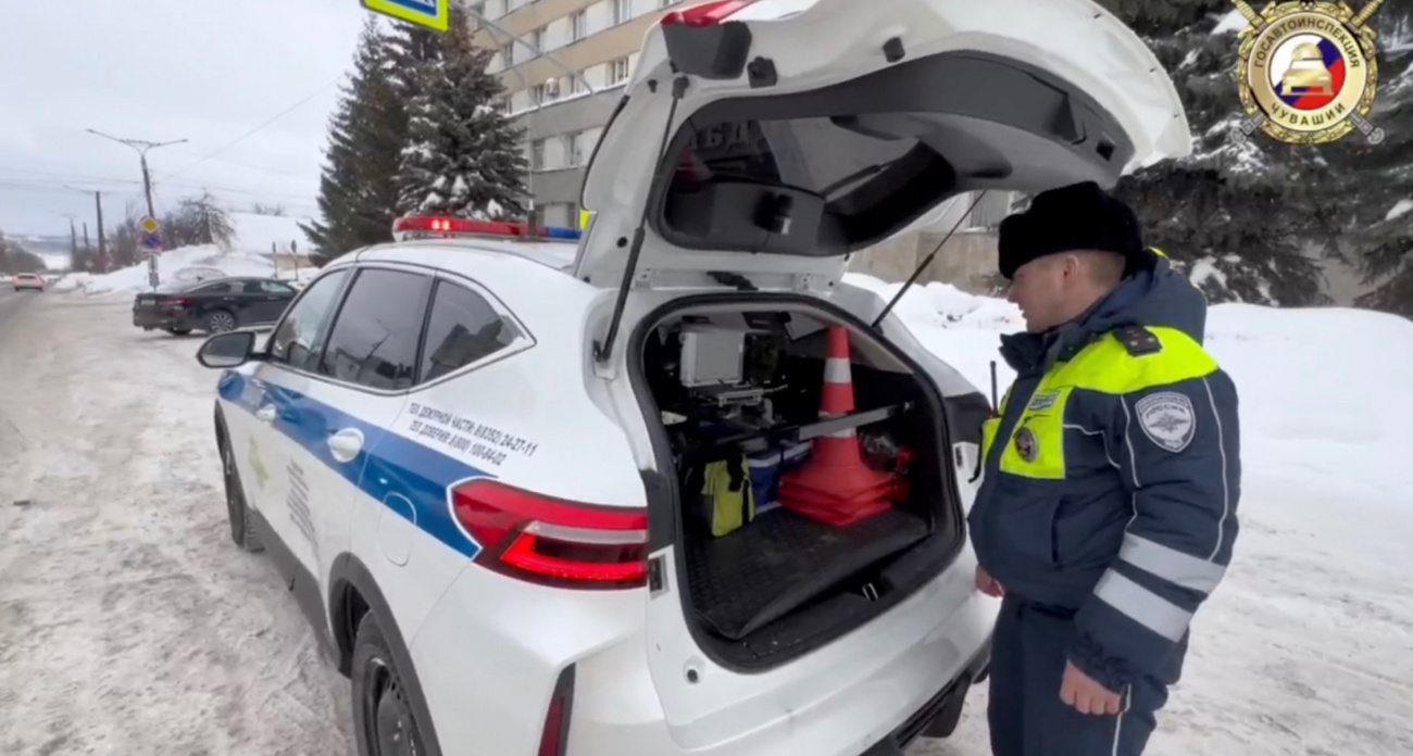 В Чувашии камеры в полицейских машинах автоматически сканируют номера и ищут водителей без прав