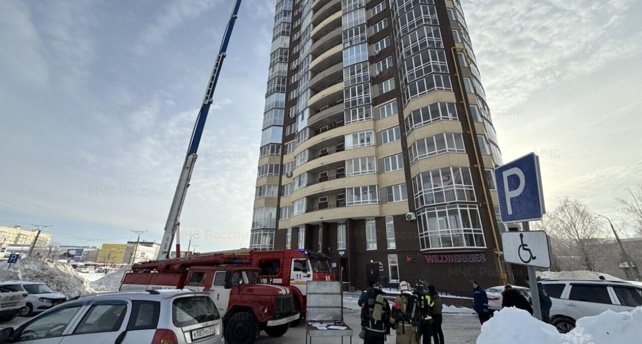 Пожар на верхнем этаже многоэтажки: в Новочебоксарске прошли пожарные учения