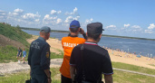 Спасатели, инспектор ГИМС и полиция проводят рейды на пляже Новочебоксарска