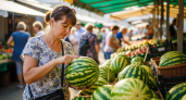 Один точный признак выдаст самый спелый арбуз - вам понадобится только палец