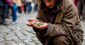 Почему нельзя подавать мелочь нищим? Мнения православных батюшек.