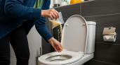 Горничная раскрыла секрет: чайный пакетик в унитазе избавит от налёта и сэкономит тысячи на химии