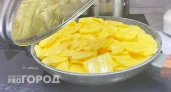 Почему повара обдают картофель кипятком перед жаркой – профессиональный секрет из ресторанных кухонь
