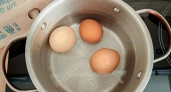 Когда класть яйца в кастрюлю - до кипения или после: повар раскрыл главный секрет варки