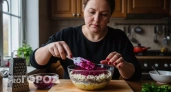 Секрет идеальной селедки под шубой: мясо становится в два раза мягче, если готовить нужным способом
