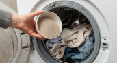 Один пакетик в бак стиральной машины — и она засияет как свежая: накипь и грязь исчезнут за один раз