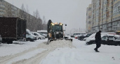 В Новочебоксарске коммунальщики продолжают круглосуточную уборку снега