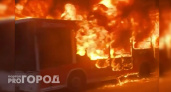 В Чебоксарах сгорел пассажирский автобус