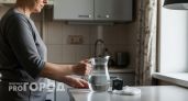 Старый трюк превращает водопроводную воду в идеально чистую — забудьте про дорогие фильтры