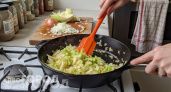 Добавьте ложку этого продукта, который лежит без дела – и жареная капуста станет вкуснее ресторанного блюда