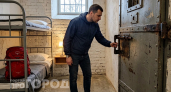 Туристы ездят в тюрьму: почему люди платят деньги за ночь в камере – необычные отели России 2026
