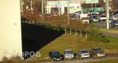 За неделю с небольшим в Новочебоксарске выявили 40 случаев парковки на газонах