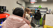 Почему опытные покупатели отказываются платить по QR-коду: 3 причины не слушать кассиров в «Магните» и в «Пятерочке»