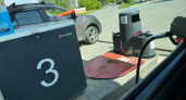 Всю жизнь заливала полный бак на глаз, а зря: муж научил хитрой сверке топлива — вот кто крадёт 2 литра каждую заправку