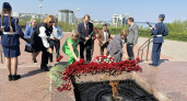 Энергетики «Т Плюс» возложили цветы к Вечному огню в Новочебоксарске