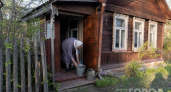 Почему деревенские старожилы ставят ведро с водой вблизи порога: узнал и теперь сам начал делать так же