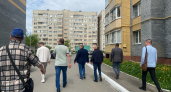 Чиновники патрулируют улицы Новочебоксарска и фиксируют невывоз мусора и граффити