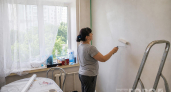 Пожалела денег на дорогую отделку кухни: из 4 дешевых средств сделала краску для старой мебели — выглядит как новая