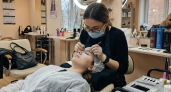 Наращенные ресниц больше не в тренде: офтальмолог и бьюти-эксперт рассказали, что происходит с вашими веками