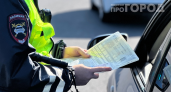 Заглушил мотор — потерял права: как инспекторы ловят водителей на парковках