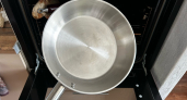Кипячу 1 столовую ложку — и сковородка как из магазина: нагар исчезает без жёсткой чистки