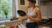 Бабушкина сковорода помолодела на 30 лет: 3 ложки аптечного средства сняли чёрный панцирь нагара и липкий жир