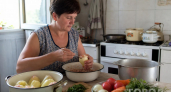 Начиняю перцы овощами и рисом, ставлю тесным строем: через 40 минут на столе осенний пир