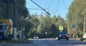 В Новочебоксарске оборвавшийся троллейбусный провод повредил два автомобиля