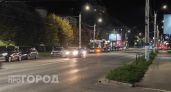 Водители Новочебоксарска выстроились в ночную очередь ради бензина на заправке в центре города