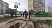 В Новочебоксарске продолжается ремонт лестницы и тротуара на улице 10-й Пятилетки