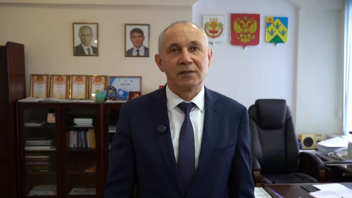 Глава города поздравил новочебоксарок с праздником