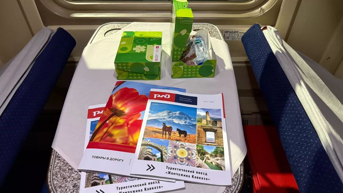 Уступить ли место у стола в поезде: что на самом деле обязаны делать пассажиры — разбираем новые правила