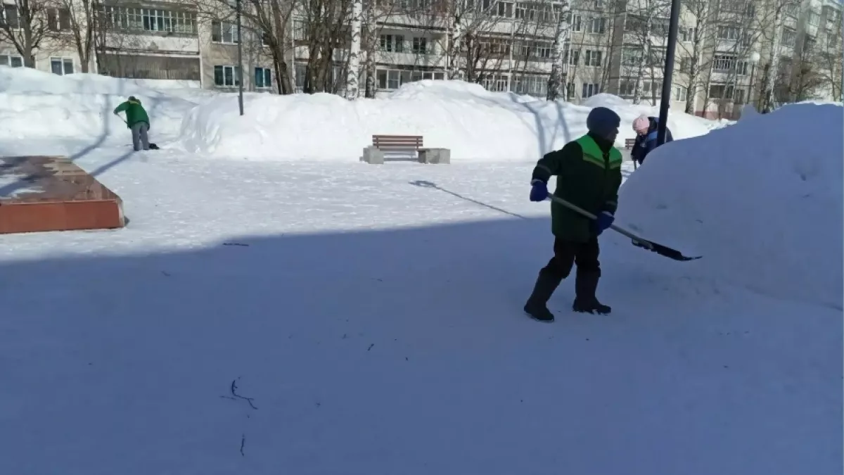 Власти Новочебоксарска объяснили, почему нельзя сразу убрать весь снег в городе