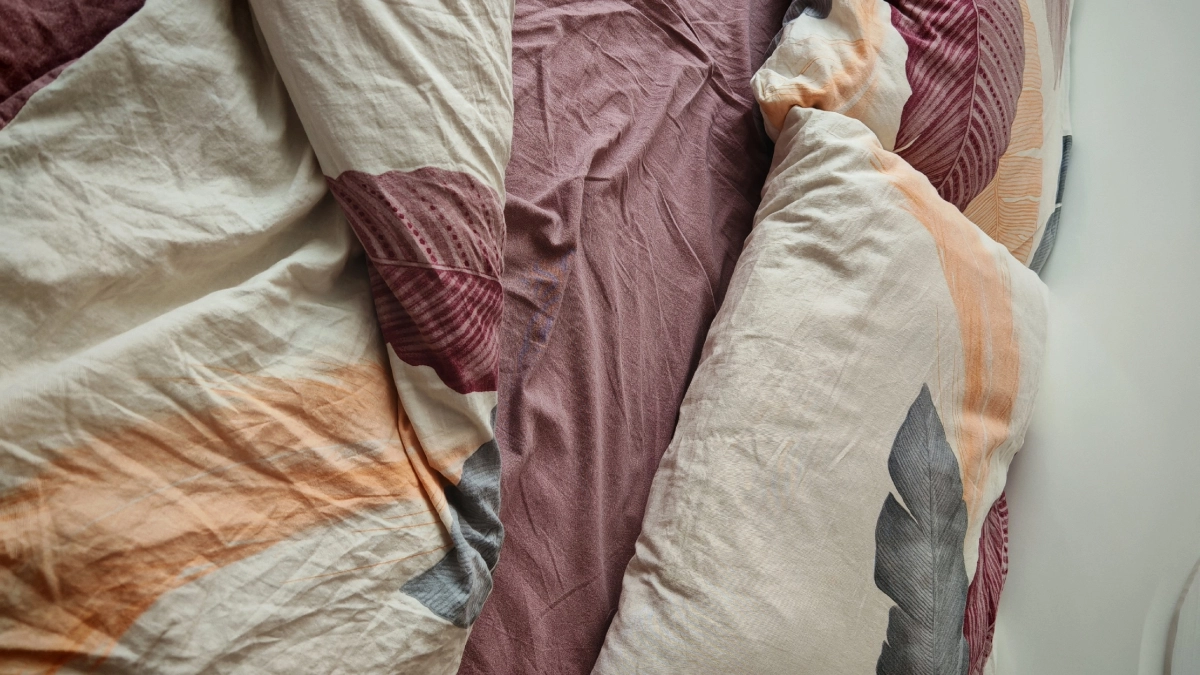 Не меняйте сегодня постельное белье: какие приметы и запреты помогут сохранить счастье