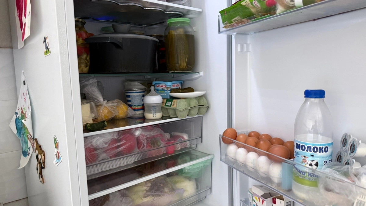 Убьёте холодильник за пару лет: 4 привычки, которые незаметно разрушают технику