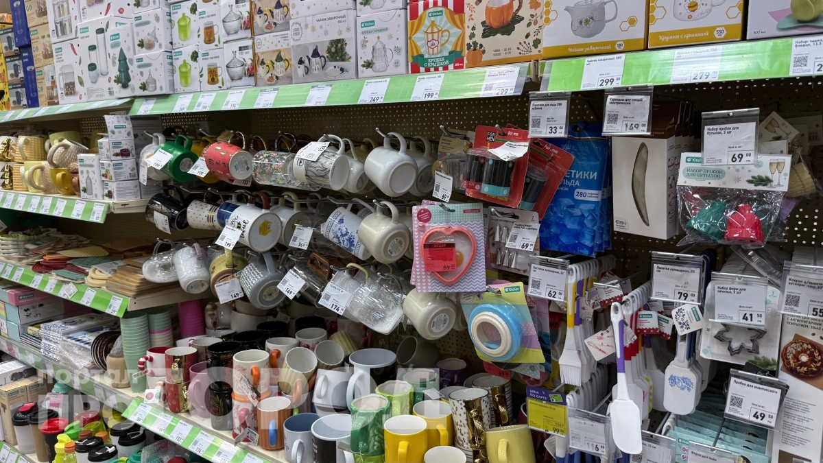 Fix Price удивил новинками марта: зефир‑хот‑дог, кружки‑круассаны и не только — изучаем полки вместе