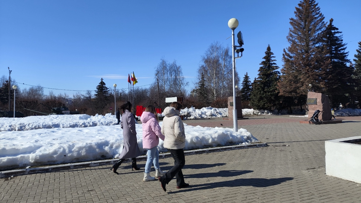 Рано еще прятать куртки: синоптики дали тревожный прогноз на апрель для Центральной России