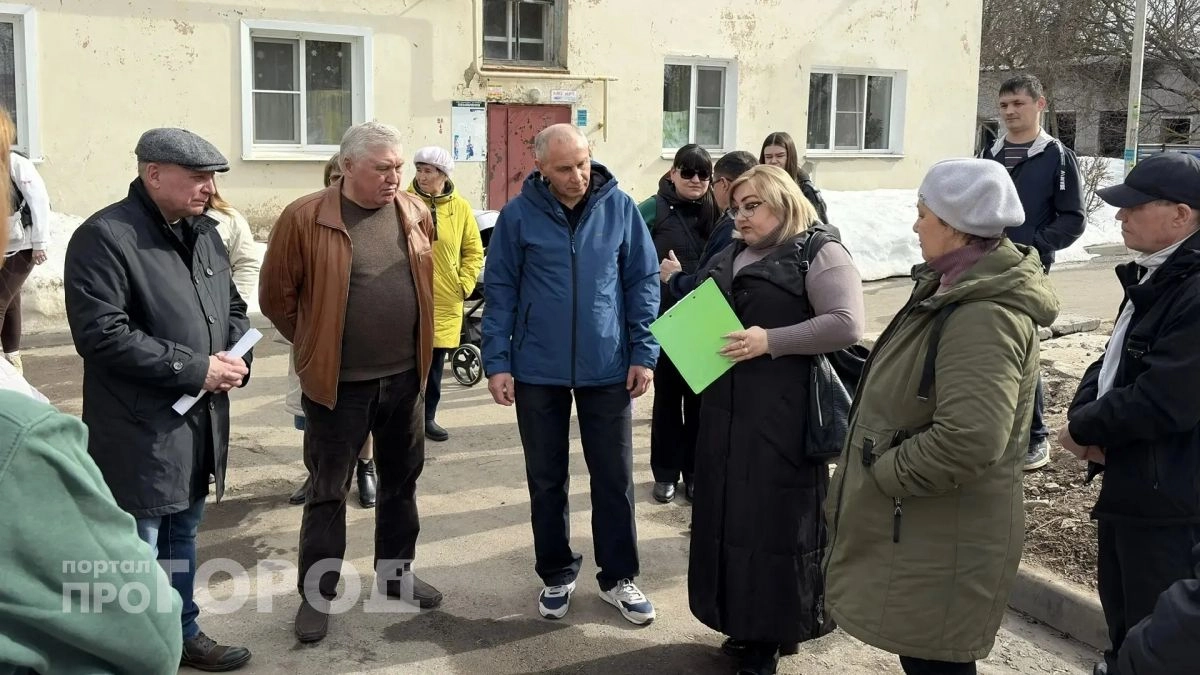 Жители мкр Иваново поговорили с главой города о наболевшем