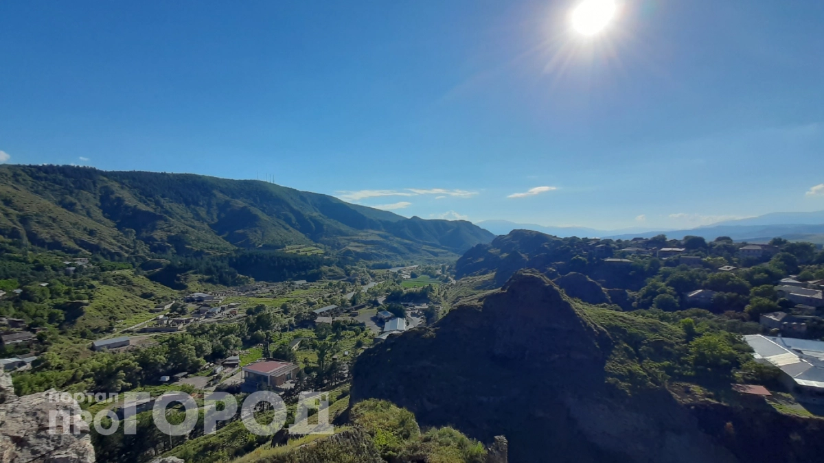 Туристы бегут из Крыма: открыл маленький город на Алтае – жилье на треть дешевле, а природа сногсшибательна 