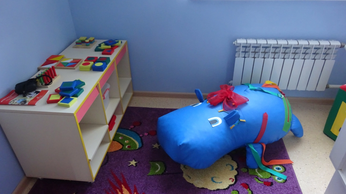 Не спешите забирать ребёнка из сада: если он не ест, проблема не в еде — разбираем шаги решения