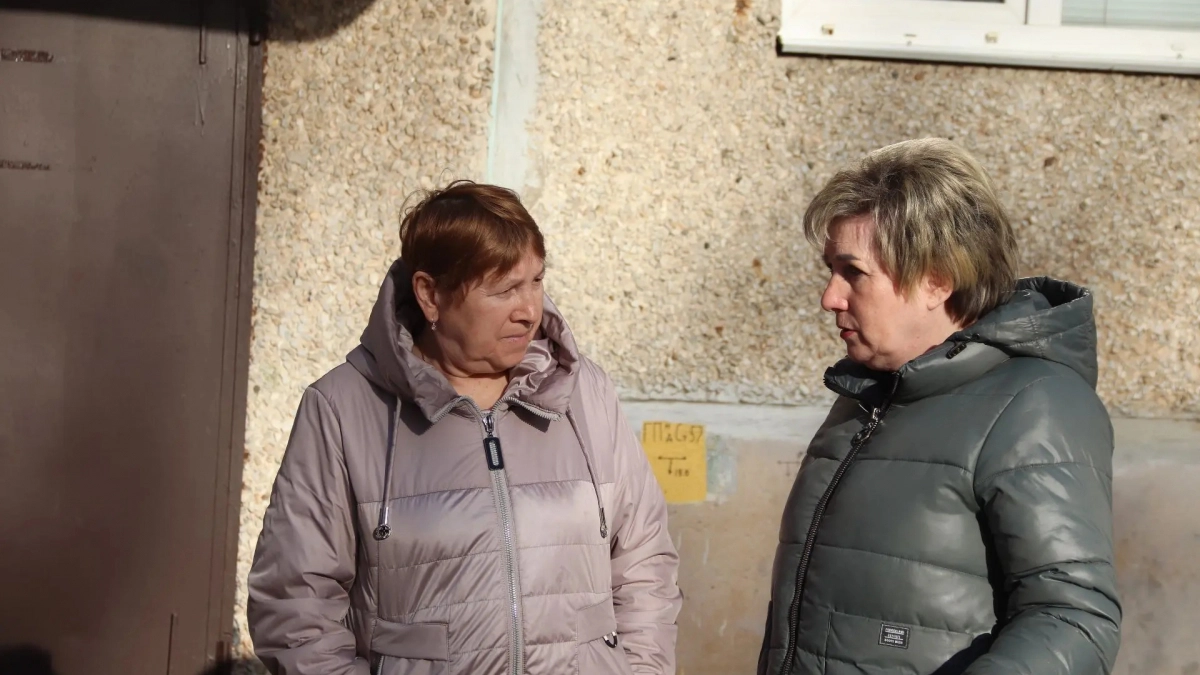 В Новочебоксарске проверили ход капитального ремонта двух многоквартирных домов