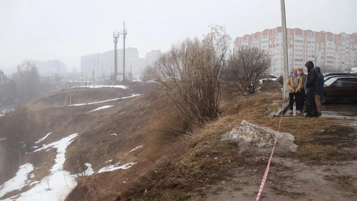 Многоквартирному дому в Новочебоксарске угрожает оползень